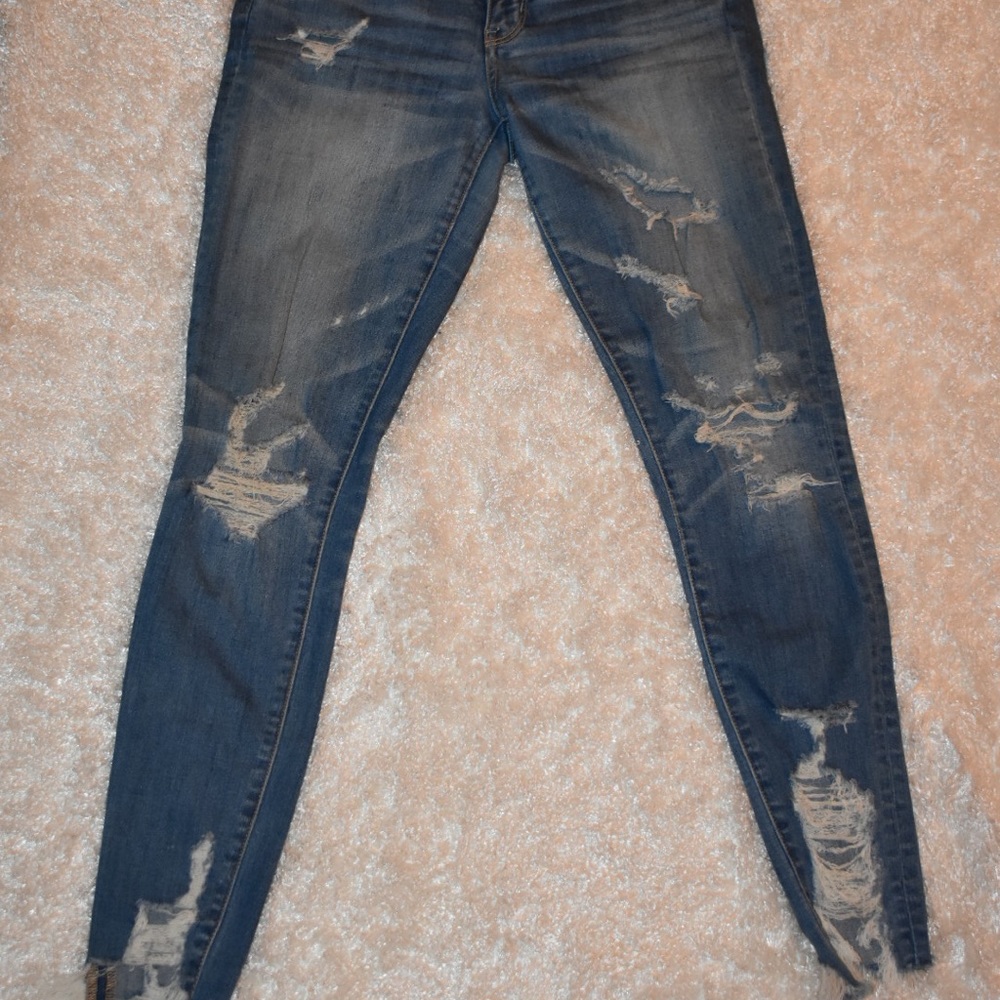 American Eagle Light Washed Ripped Hi-rise Jegging